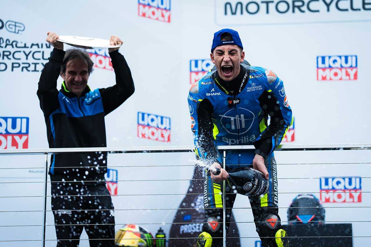 ラウル・フェルナンデス、MotoGP初表彰台が優勝に「まさか勝利を掴めるとは……。最後の5ラップは永遠のように感じた」／MotoGP第19戦オーストラリアGP