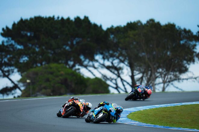 ラウル・フェルナンデス、MotoGP初表彰台が優勝に「まさか勝利を掴めるとは……。最後の5ラップは永遠のように感じた」／MotoGP第19戦オーストラリアGP