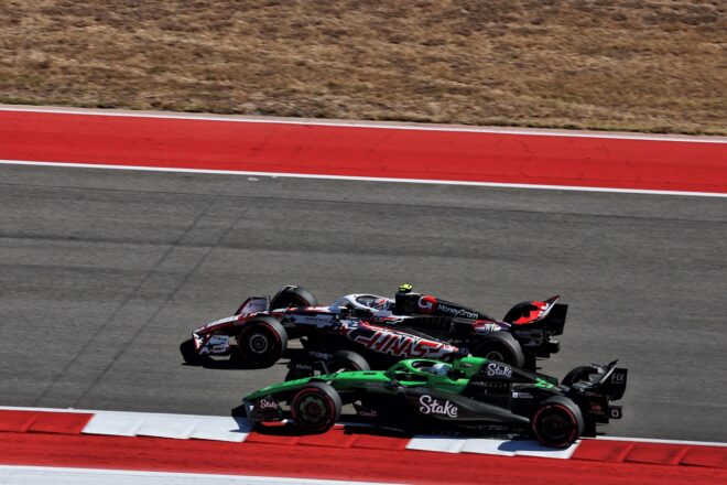 ニコ・ヒュルケンベルグ（キック・ザウバー）とオリバー・ベアマン（ハース）