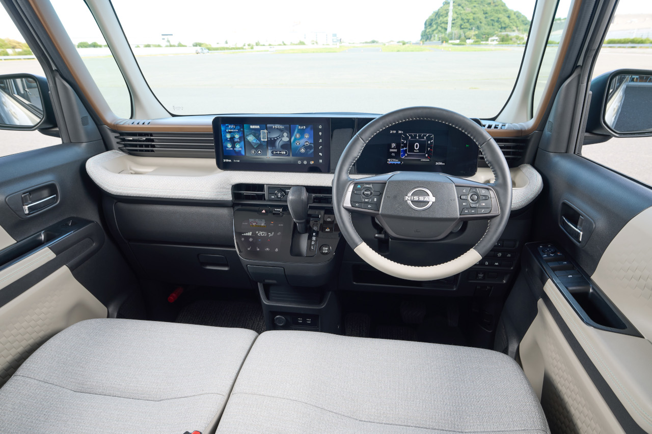 新型軽自動車『ニッサン・ルークス』の受注が1万1000台を突破。上級グレードが8割