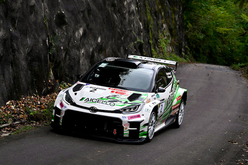 ヘイキ・コバライネン、勝田範彦を退け2連勝でチャンピオン獲得。新井大輝は初日に痛恨クラッシュ／全日本ラリー最終戦高山