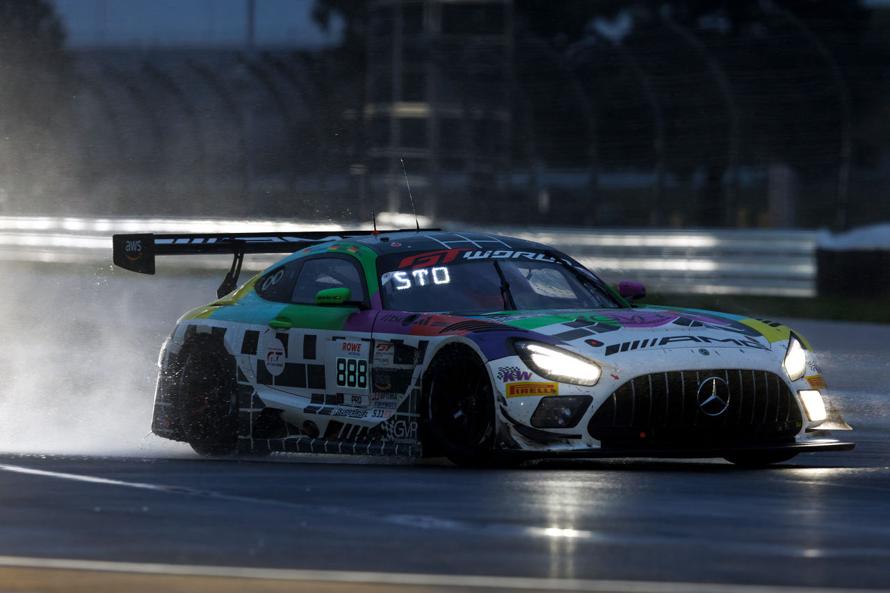 BMW＆ファン・デル・リンデが優勝でIGTCタイトル獲得。ロッシも前人未到の記録達成／最終戦インディアナポリス8時間