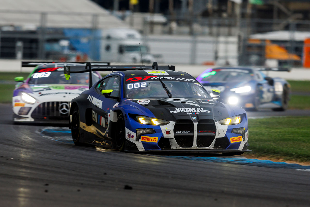 BMW＆ファン・デル・リンデが優勝でIGTCタイトル獲得。ロッシも前人未到の記録達成／最終戦インディアナポリス8時間