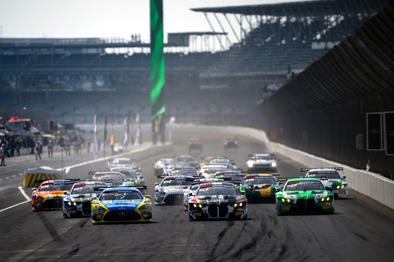 BMW＆ファン・デル・リンデが優勝でIGTCタイトル獲得。ロッシも前人未到の記録達成／最終戦インディアナポリス8時間