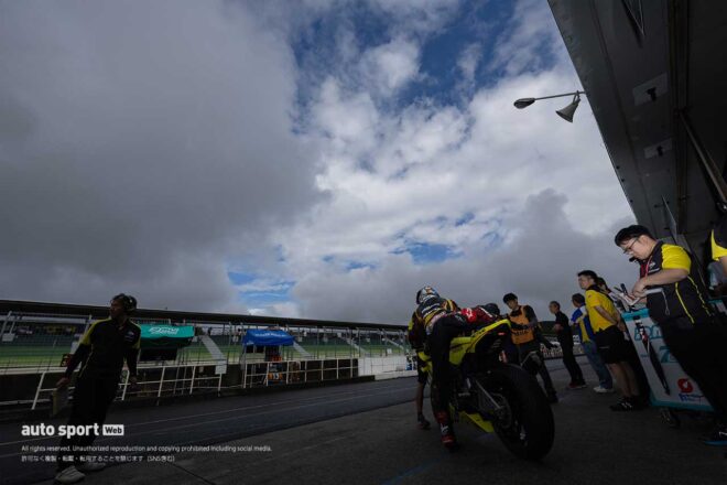 【ブログ】2年ぶりの雨にダンロップの表彰台。チャンピオン獲得だけじゃない岡山でのドラマ！／カメラマンから見た全日本ロード
