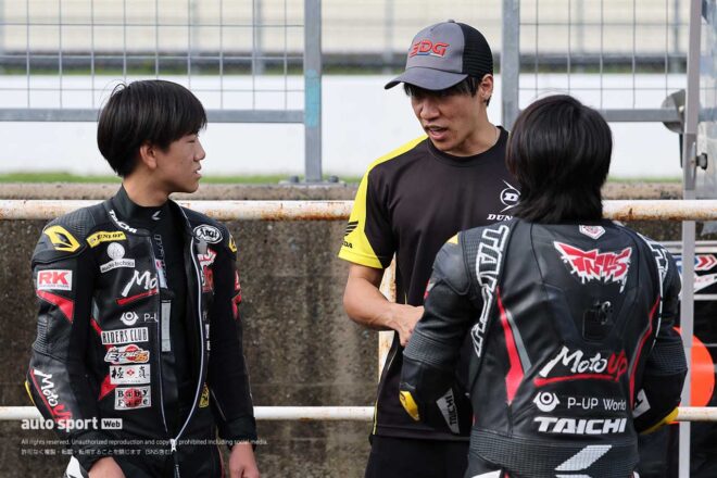 【ブログ】2年ぶりの雨にダンロップの表彰台。チャンピオン獲得だけじゃない岡山でのドラマ！／カメラマンから見た全日本ロード