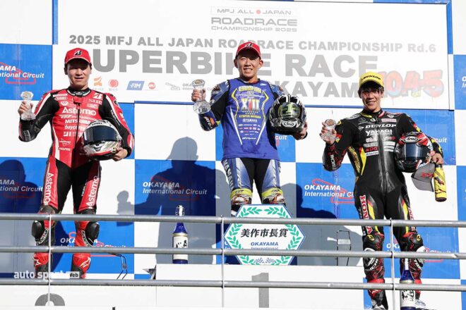 【ブログ】2年ぶりの雨にダンロップの表彰台。チャンピオン獲得だけじゃない岡山でのドラマ！／カメラマンから見た全日本ロード