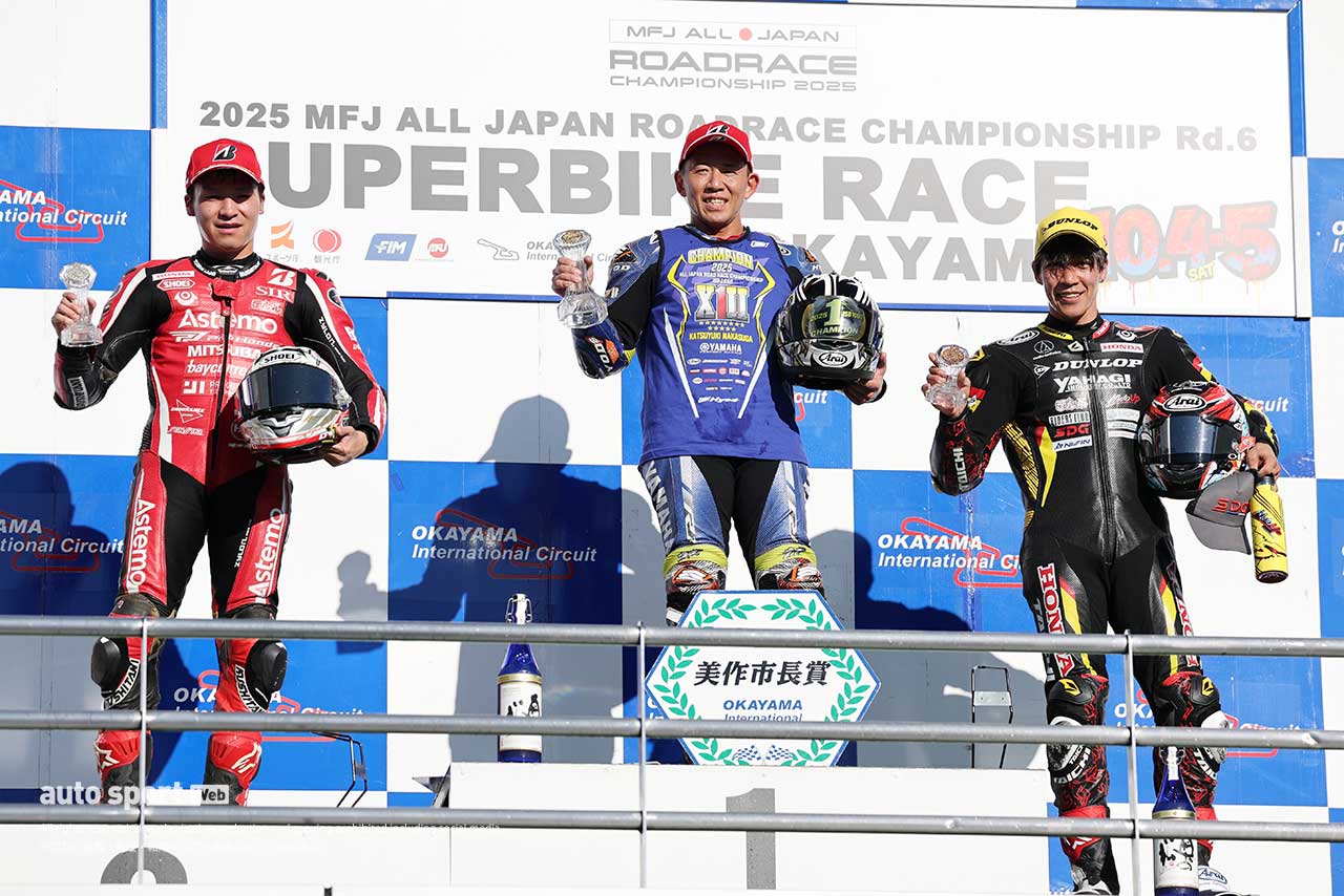 【ブログ】2年ぶりの雨にダンロップの表彰台。チャンピオン獲得だけじゃない岡山でのドラマ！／カメラマンから見た全日本ロード