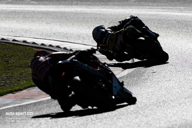 【ブログ】2年ぶりの雨にダンロップの表彰台。チャンピオン獲得だけじゃない岡山でのドラマ！／カメラマンから見た全日本ロード