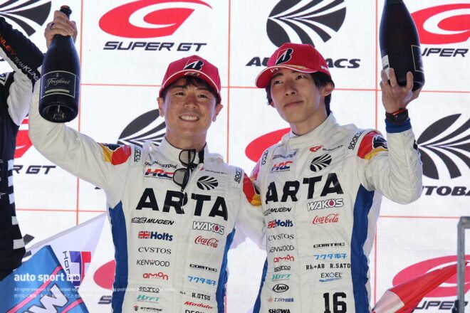 大津弘樹と佐藤蓮（ARTA MUGEN CIVIC TYPE R-GT ＃16）
