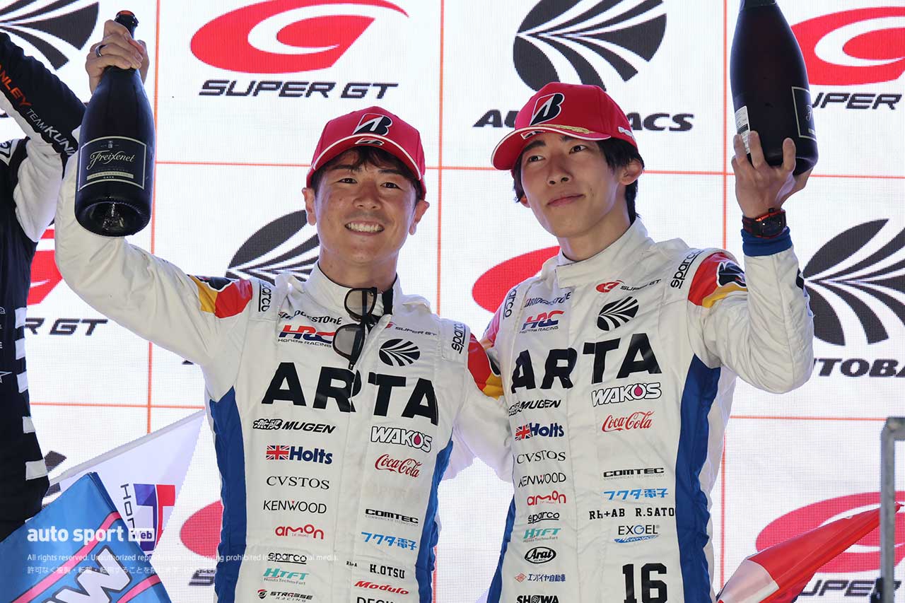 大津弘樹と佐藤蓮（ARTA MUGEN CIVIC TYPE R-GT ＃16）