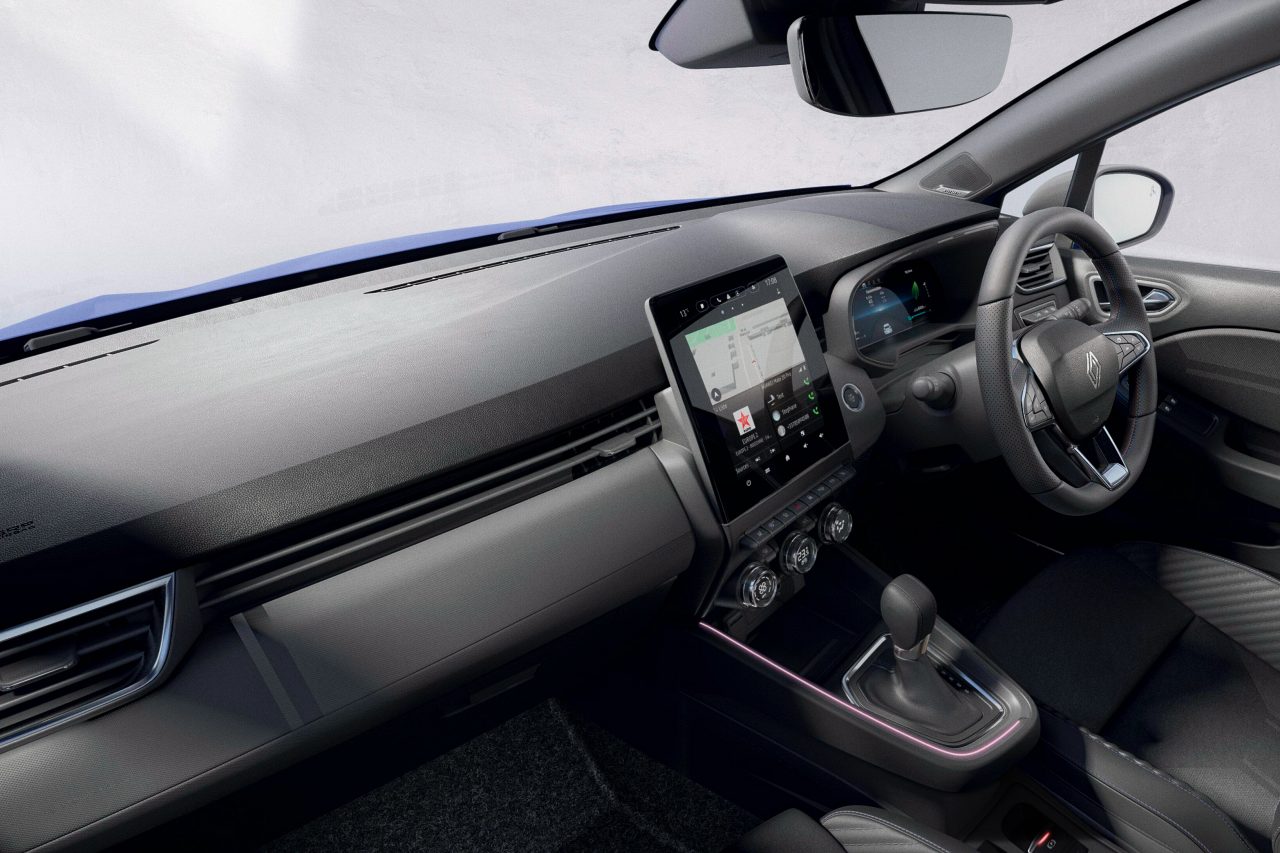 ルノー、主力ハッチバック『ルーテシア』を刷新。フルハイブリッドE-TECHの“エスプリ・アルピーヌ”も導入