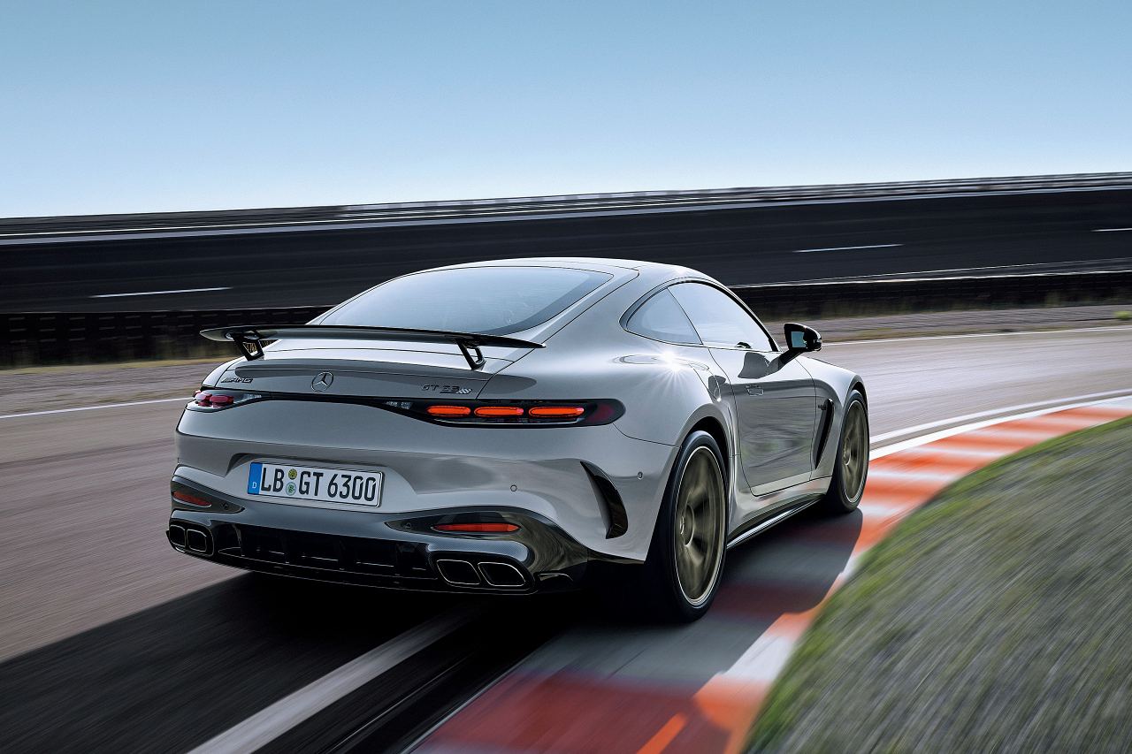 メルセデスAMG、最高出力612PS／最大トルク850Nmへと増強した『AMG GT 63』の最高峰“PRO”を追加