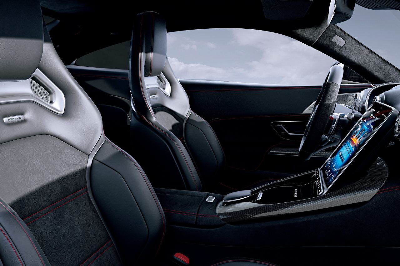 メルセデスAMG、最高出力612PS／最大トルク850Nmへと増強した『AMG GT 63』の最高峰“PRO”を追加