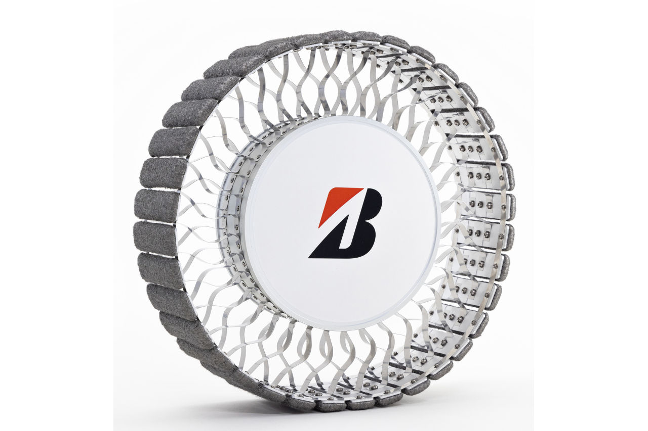 ブリヂストン、ジャパンモビリティショー2025に出展へ。佐藤琢磨、立川祐路らがゲスト出演