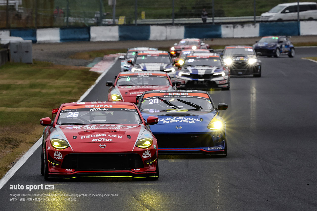 raffinée日産メカニックチャレンジZ NISMO GT4