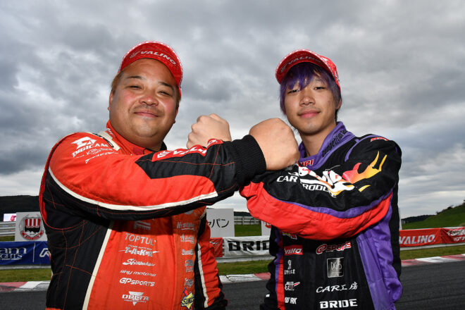 第8戦決勝は初の親子対決！中村直樹が父親の威厳を見せ優勝／D1GPオートポリス