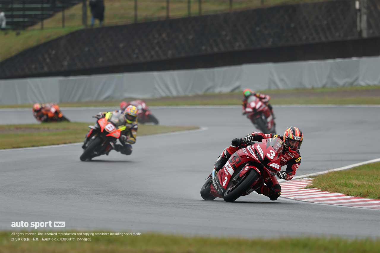 井手がクラス初優勝。羽田は3位でチャンピオン獲得／2025全日本ロード第7戦鈴鹿 ST1000 決勝