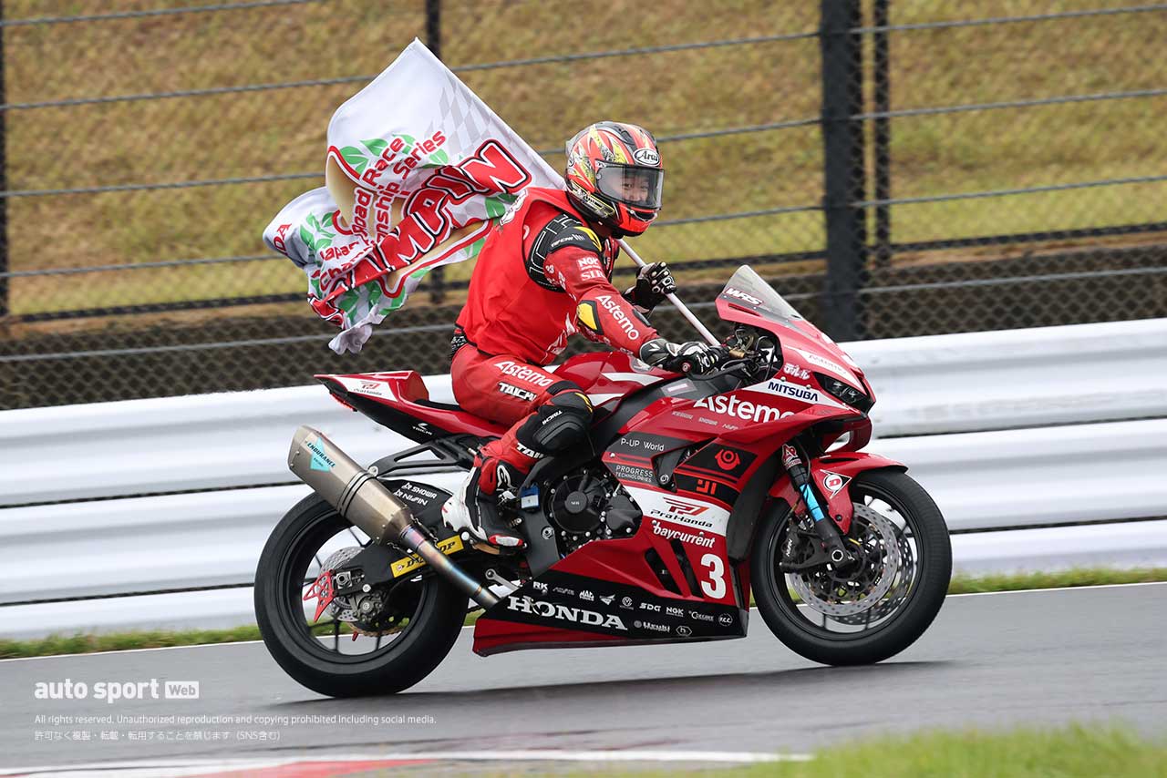 井手がクラス初優勝。羽田は3位でチャンピオン獲得／2025全日本ロード第7戦鈴鹿 ST1000 決勝