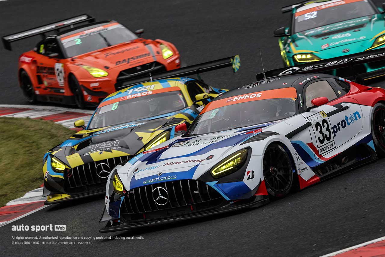 Craft-Bamboo Racing Mercedes-AMG GT3とTKRI松永建設AMG