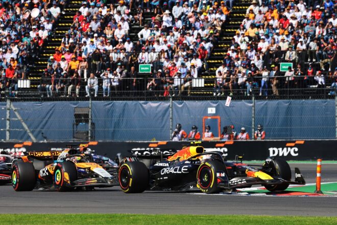 角田裕毅（レッドブル）とオスカー・ピアストリ（マクラーレン）