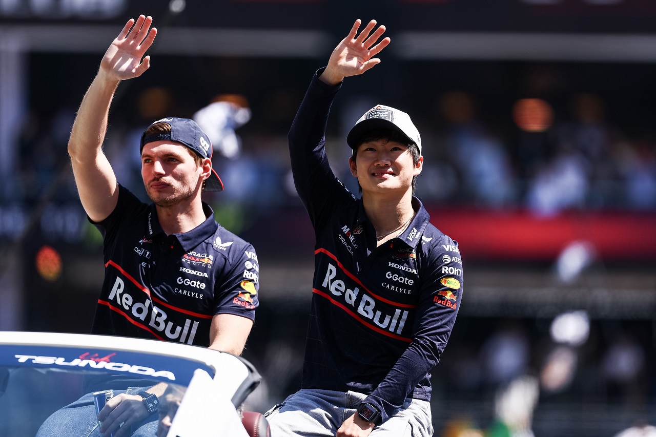 角田裕毅とマックス・フェルスタッペン（レッドブル）