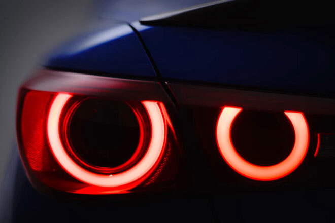 ニッサン『スカイライン』の集大成となる“400Rリミテッド”を発表。一部仕様向上も