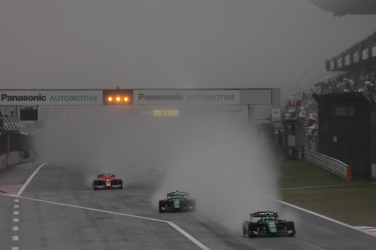 濃霧により中止となったスーパーフォーミュラ第10戦決勝は鈴鹿サーキットで代替開催へ。最終ラウンドが1週末3レースに