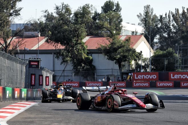 シャルル・ルクレール(フェラーリ)とマックス・フェルスタッペン(レッドブル)