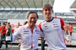 オリバー・ベアマン（ハース）と小松礼雄チーム代表