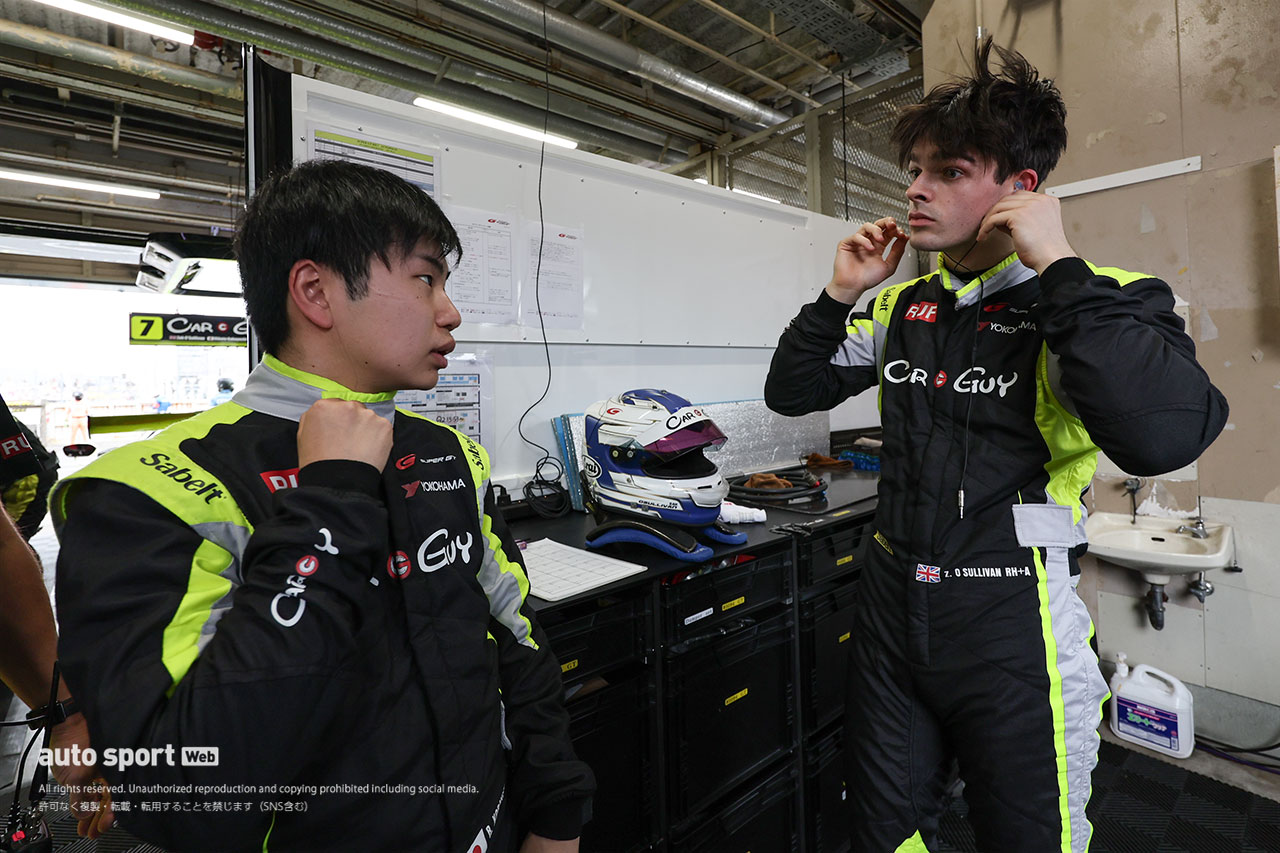 小林利徠斗とザック・オサリバン（CARGUY Ferrari 296 GT3）