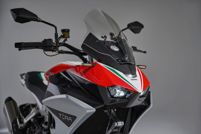 ビモータ、過給機付きアドベンチャーモデル『Tesi H2 TERA』の国内導入へ