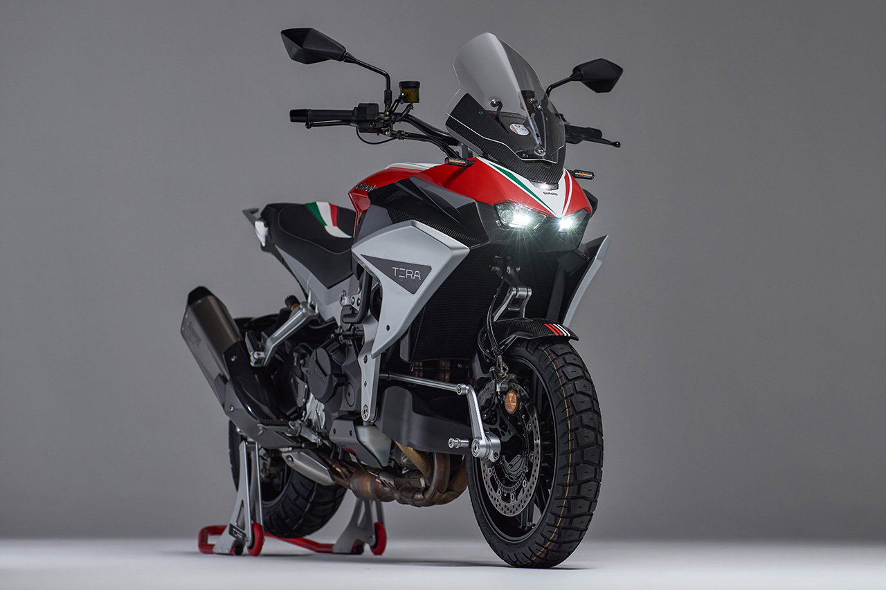 ビモータ、過給機付きアドベンチャーモデル『Tesi H2 TERA』の国内導入へ