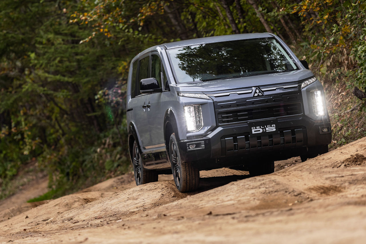 2025年冬発売の新型『ミツビシ・デリカD：5』登場。より力強いスタイリングと走破性を実現／ジャパンモビリティショー