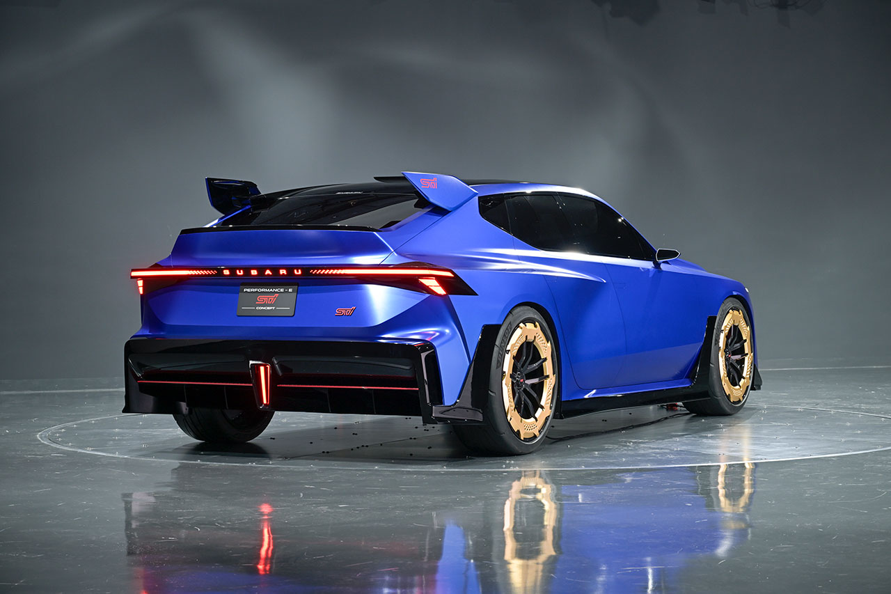 スバル新世代を牽引するバッテリーEV、内燃機関ベースのSTIコンセプトモデル2台がモビリティショーで世界初公開