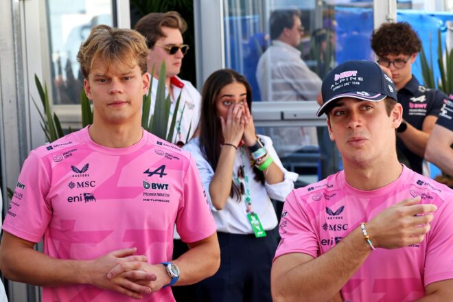 フランコ・コラピントとリザーブドライバーのポール・アーロン(アルピーヌ)