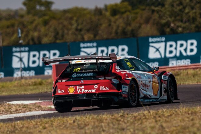 灼熱スプリントはミツビシが表彰台独占、トヨタの現役最多勝男もポール・トゥ・ウイン／SCB第9戦