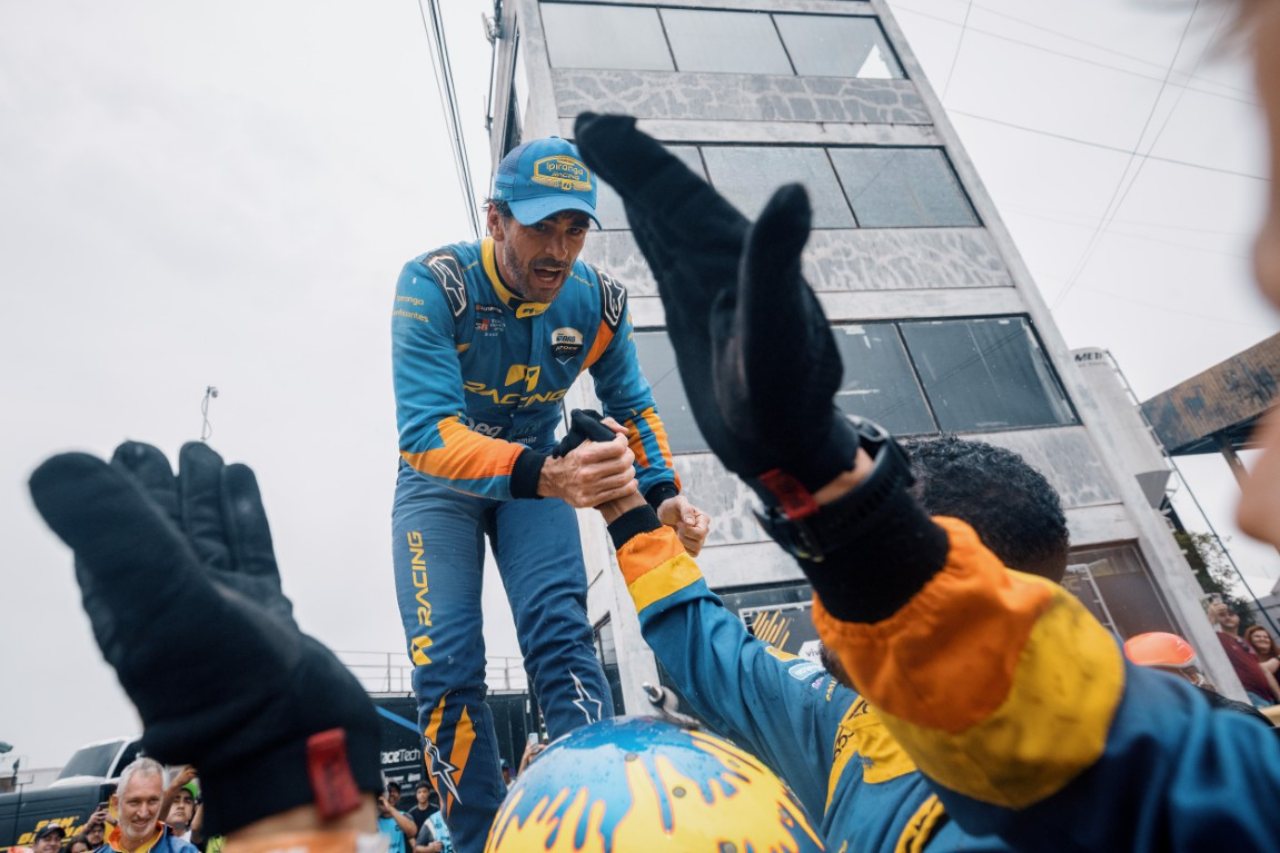 灼熱スプリントはミツビシが表彰台独占、トヨタの現役最多勝男もポール・トゥ・ウイン／SCB第9戦