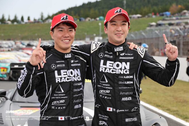 フルプッシュに終始し「状況は把握できていなかった」と蒲生。チェッカー後に安堵【スーパーGT第8戦GT300チャンピオン会見】