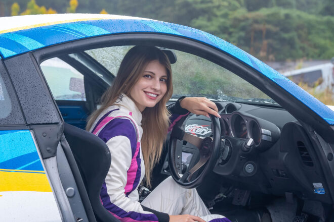 マギーがドリフト挑戦で得た「自分史上いちばんの手応え」。講師の下田紗弥加もセンスに太鼓判