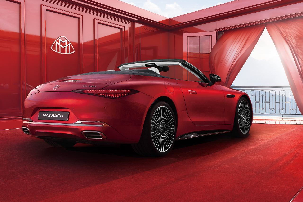 メルセデス・マイバッハ、オープントップ『SL 680』にふたつの個性を持つ“モノグラム・シリーズ”を導入