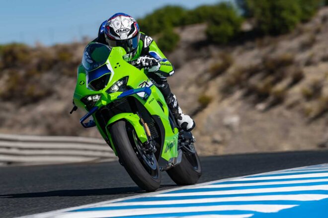 カワサキ、ウイングレット装備の新型『Ninja ZX-10R』を公開。国内導入は2026年夏頃を予定