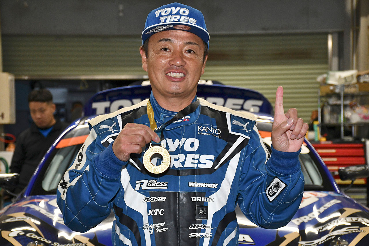 蕎麦切が今季2勝目で選手権をリード。第8戦は親子対決を制した中村直樹が優勝／D1オートポリス