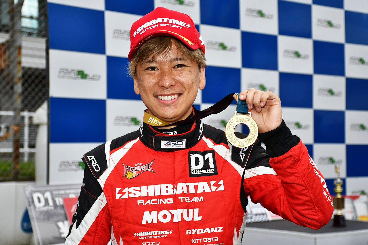 蕎麦切が今季2勝目で選手権をリード。第8戦は親子対決を制した中村直樹が優勝／D1オートポリス