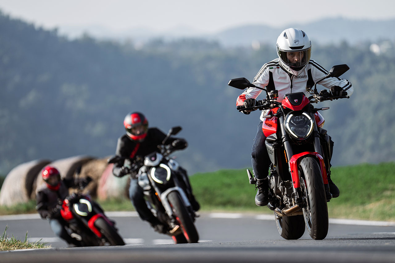 ドゥカティ、スポーツネイキッドの新型『モンスター／モンスタープラス』を発表。2026年2月から発売