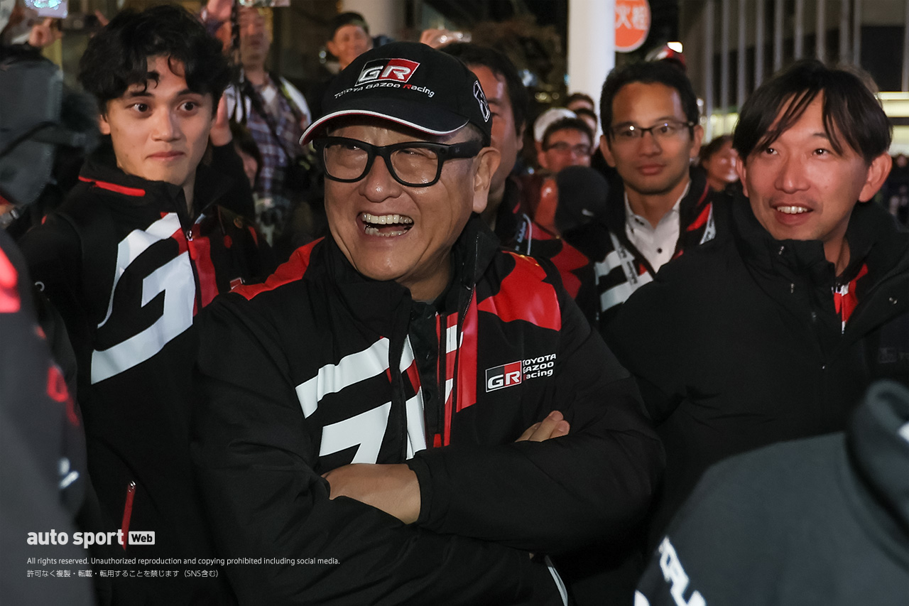 ラリージャパン2025開幕を祝うオープニングセレモニーが開催。モリゾウがトヨタドライバーを激励