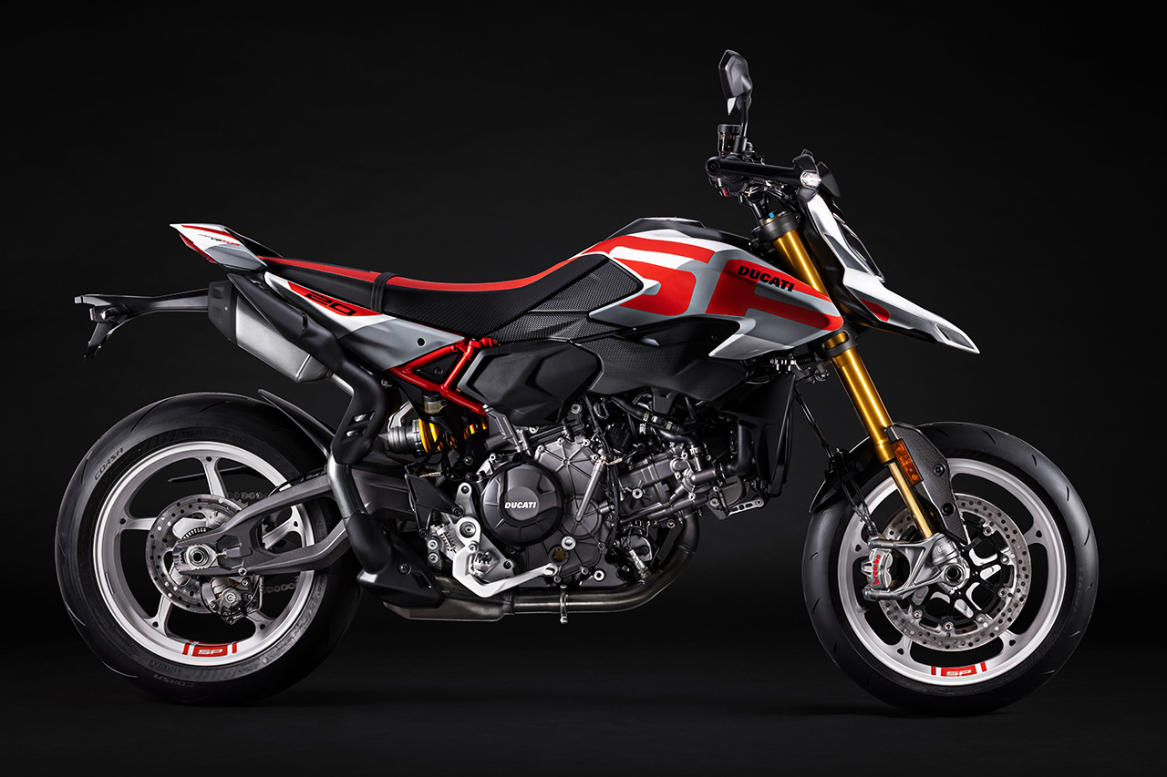 ドゥカティ、新エンジンを搭載した新型『ハイパーモタード V2／V2 SP』をEICMA2025で発表