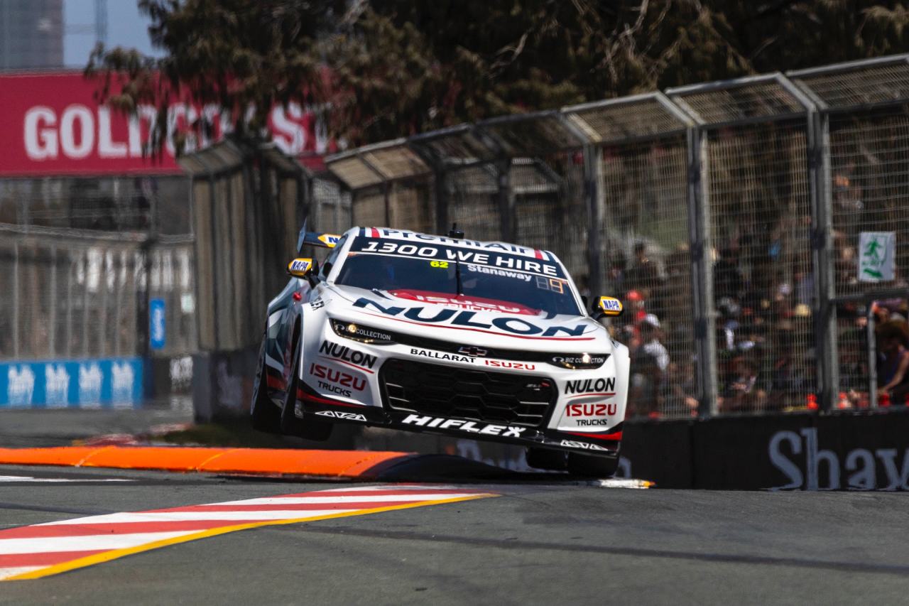 即時放出のベテランに若手有望株起用と移籍市場が花盛り。シリーズは来季拡大版カレンダー発表／RSC