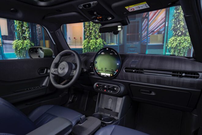 ミニ、初代クラシック以来4度目となるポール・スミスとのコラボモデル発表。電動BEV版から受注開始