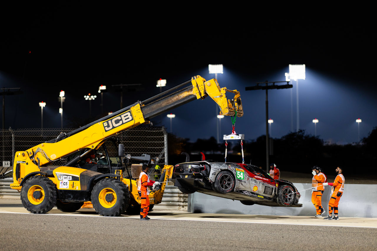 トヨタが好機を逃さず2年ぶりの1-2達成。フェラーリはダブルタイトル獲得で強さ示す【WEC第8戦決勝後半レポート】